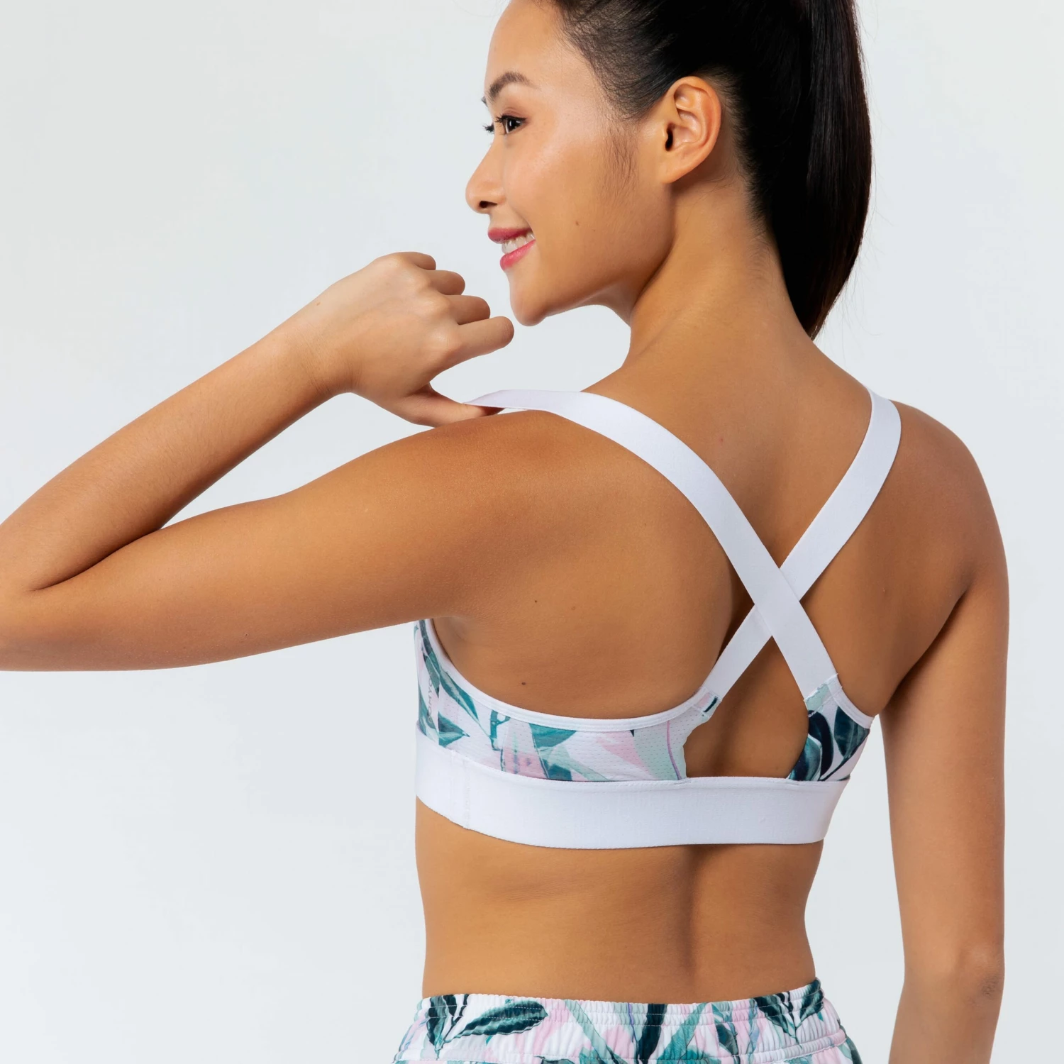 DOMYOS Women's Fitness Cardio Training Sports Bra 500 Snow white/Fluo pale peach 4 DOMYOS Women's Fitness Cardio Training Sports Bra 500 Snow white/Fluo pale peach - Image 4