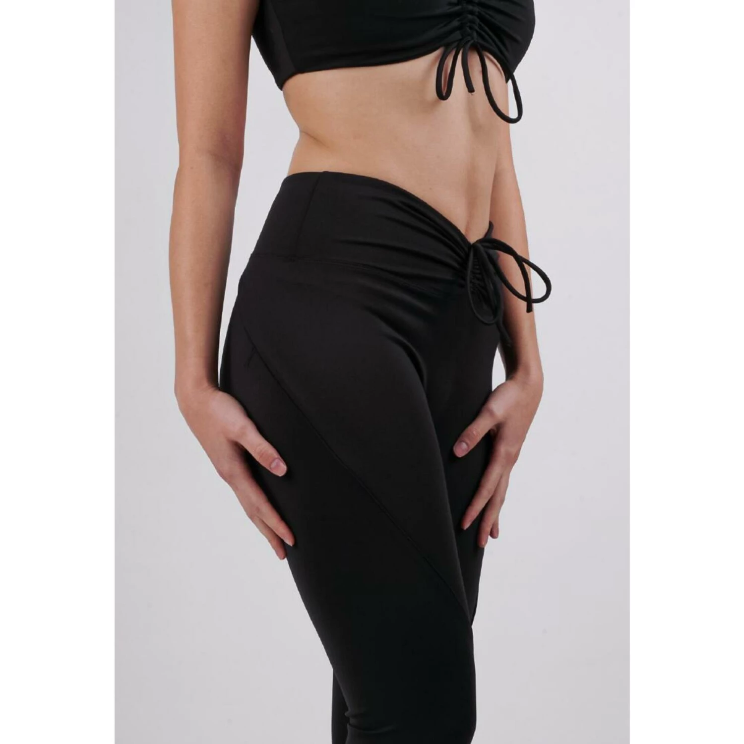 METANOIA THE LABEL Bare Essentials V-shaped waist with drawstring Leggings BLACK 2 METANOIA THE LABEL Bare Essentials V-shaped waist with drawstring Leggings BLACK - Image 2