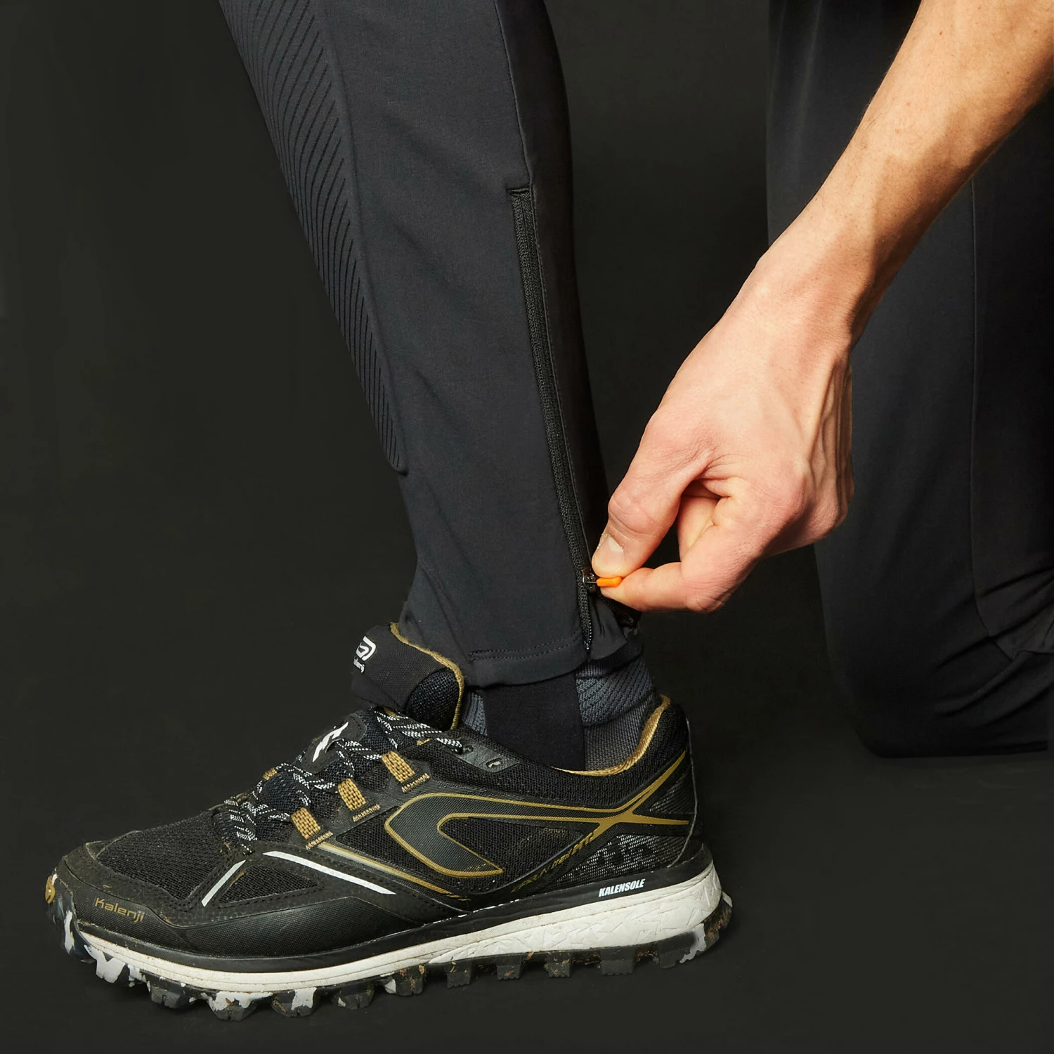 GEONAUTE PROTECTIVE AND RESISTANT 900 LONG RUNNING TIGHTS FOR ORIENTEERING BLACK 4 GEONAUTE PROTECTIVE AND RESISTANT 900 LONG RUNNING TIGHTS FOR ORIENTEERING BLACK - Image 4