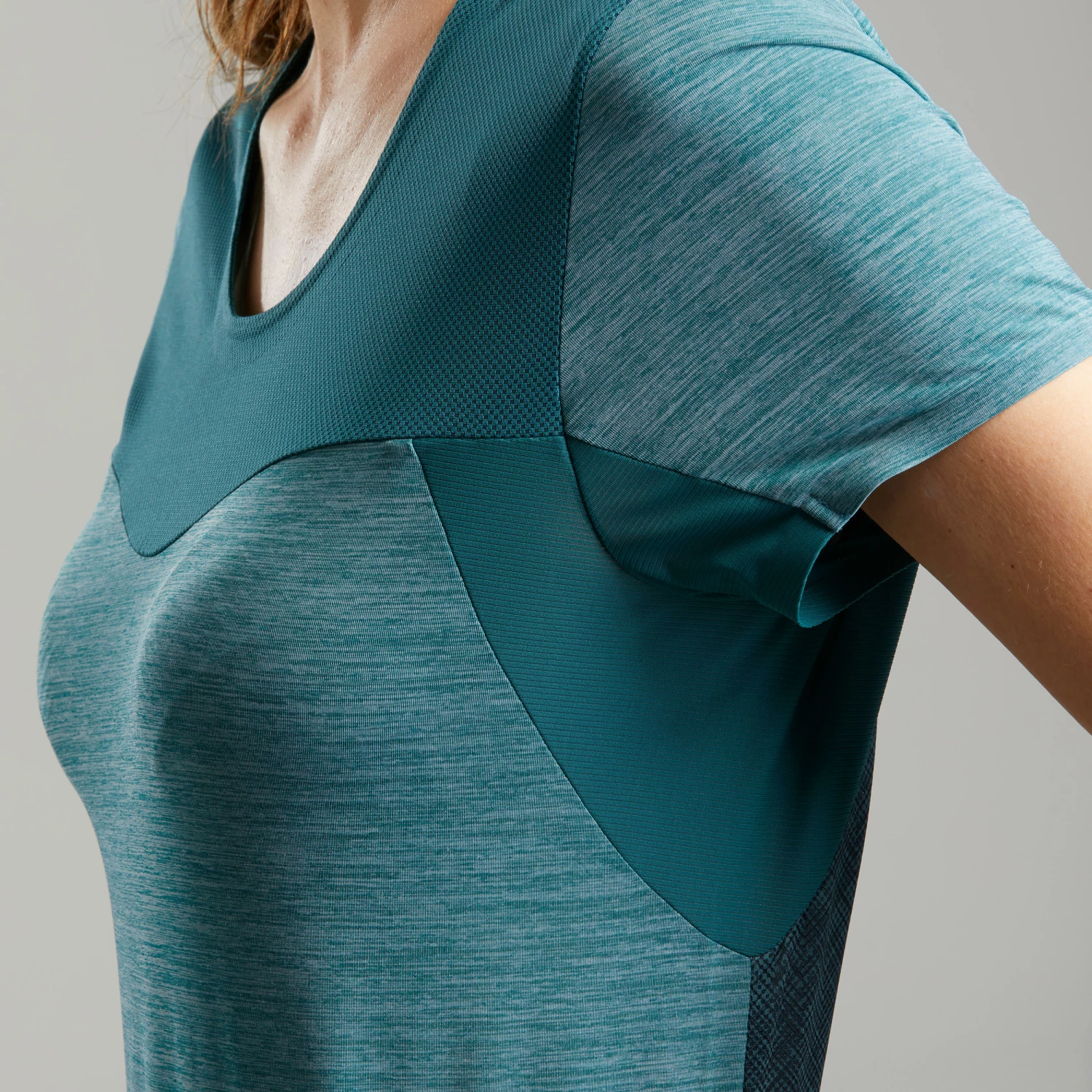 QUECHUA Women’s Fast Hiking T-Shirt FH500 Helium GREEN 7 QUECHUA Women’s Fast Hiking T-Shirt FH500 Helium GREEN - Image 7