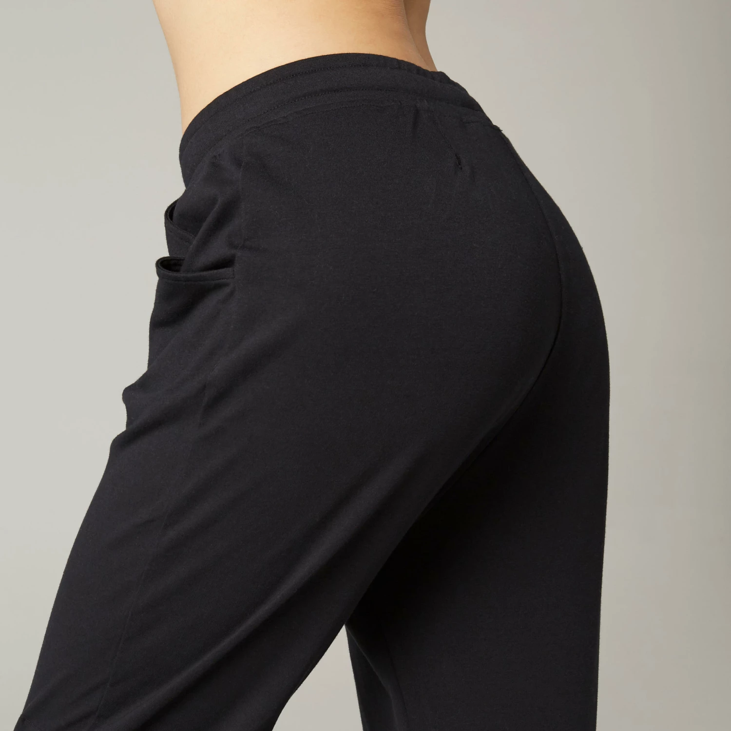NYAMBA Women's Pilates & Gentle Gym Bottoms 500 BLACK 4 NYAMBA Women's Pilates & Gentle Gym Bottoms 500 BLACK - Image 4