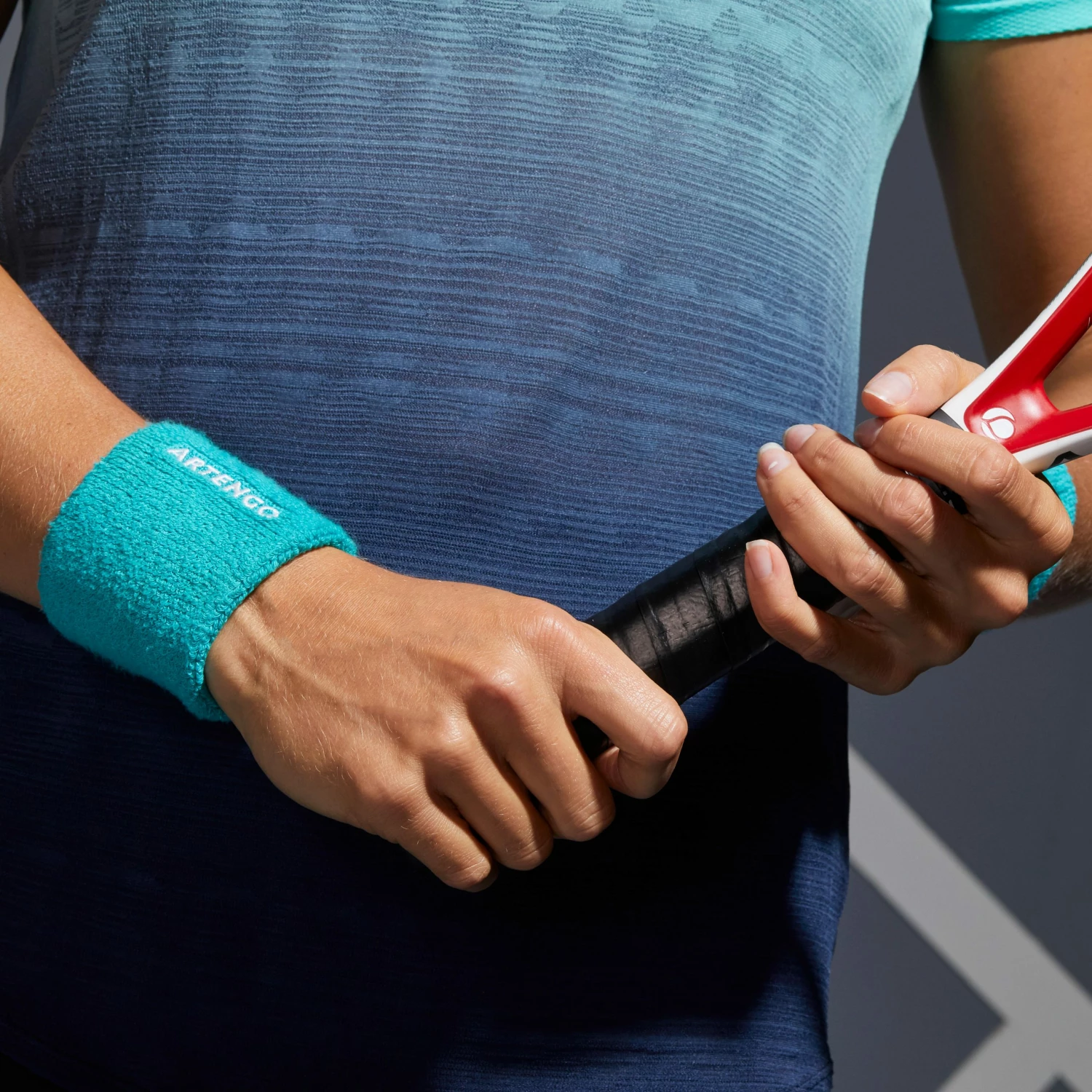 ARTENGO Women's Tennis T-Shirt TS Light 990 Fluo peach/Bright tomato 7 ARTENGO Women's Tennis T-Shirt TS Light 990 Fluo peach/Bright tomato - Image 7